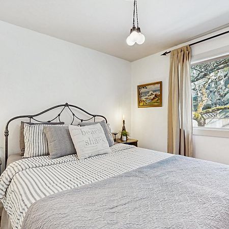 Calm Waters Villa Рокълей Бийч Екстериор снимка